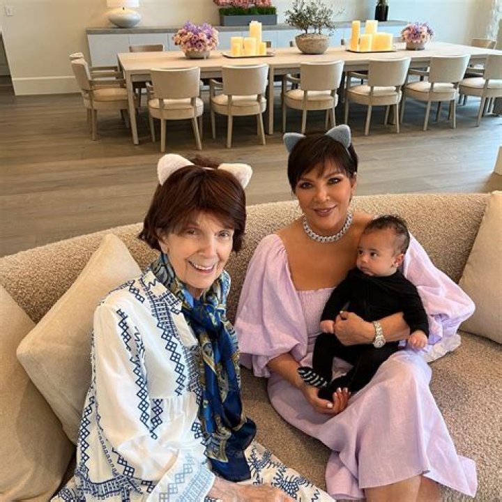 Kris Jenner's Mom's Age - A Behind-the-Scenes Look At Mary Jo Campbell's Life
